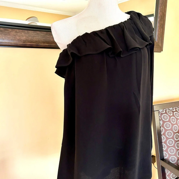 French Connection Black One-Shoulder Ruffle Top Women’s Size 6 - Picture 4 of 7